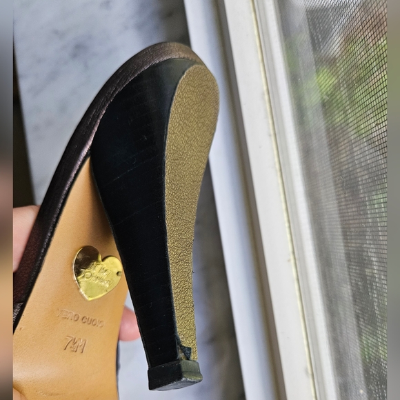 Betsey Johnson Nedra Pewter Leather Studded Pumps- Size 7.5 - Picture 16 of 17